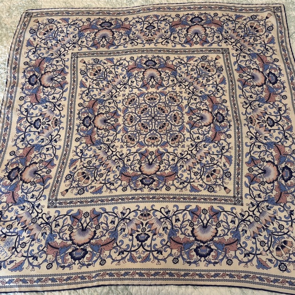 Liberty London - Lodden 70 x 70 Silk Scarf - Picture 3 of 5